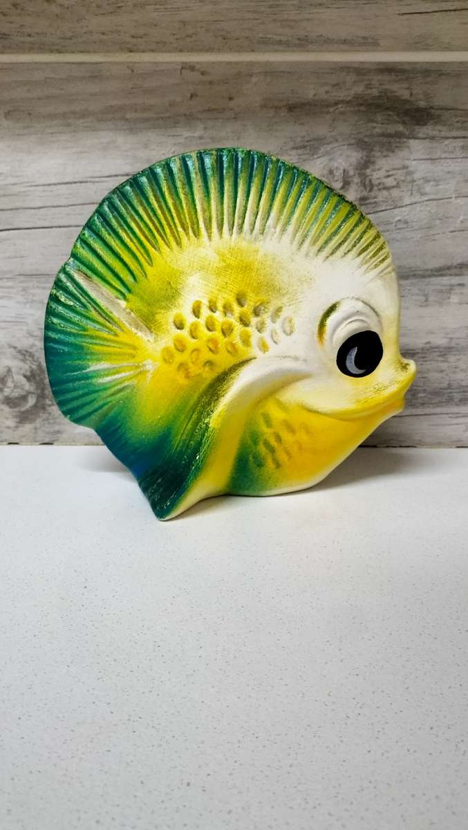 Beautiful Hand Painted Ceramic Fish (1 Of 2)