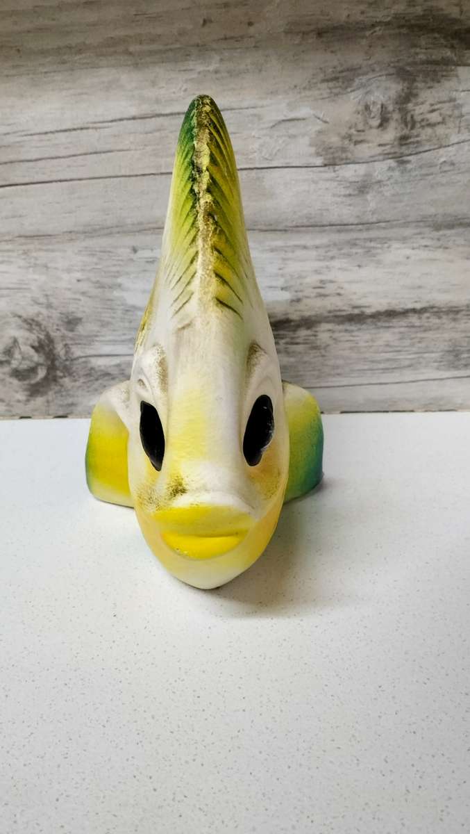 Beautiful Hand Painted Ceramic Fish (1 Of 2)