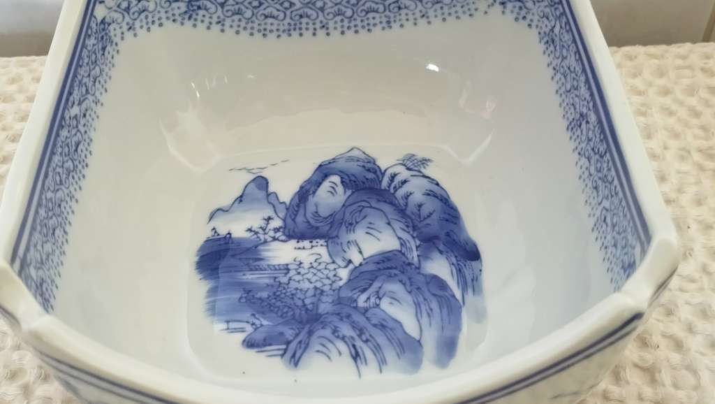 Magnificent Glazed Porcelain Square Container (1 Of 2)