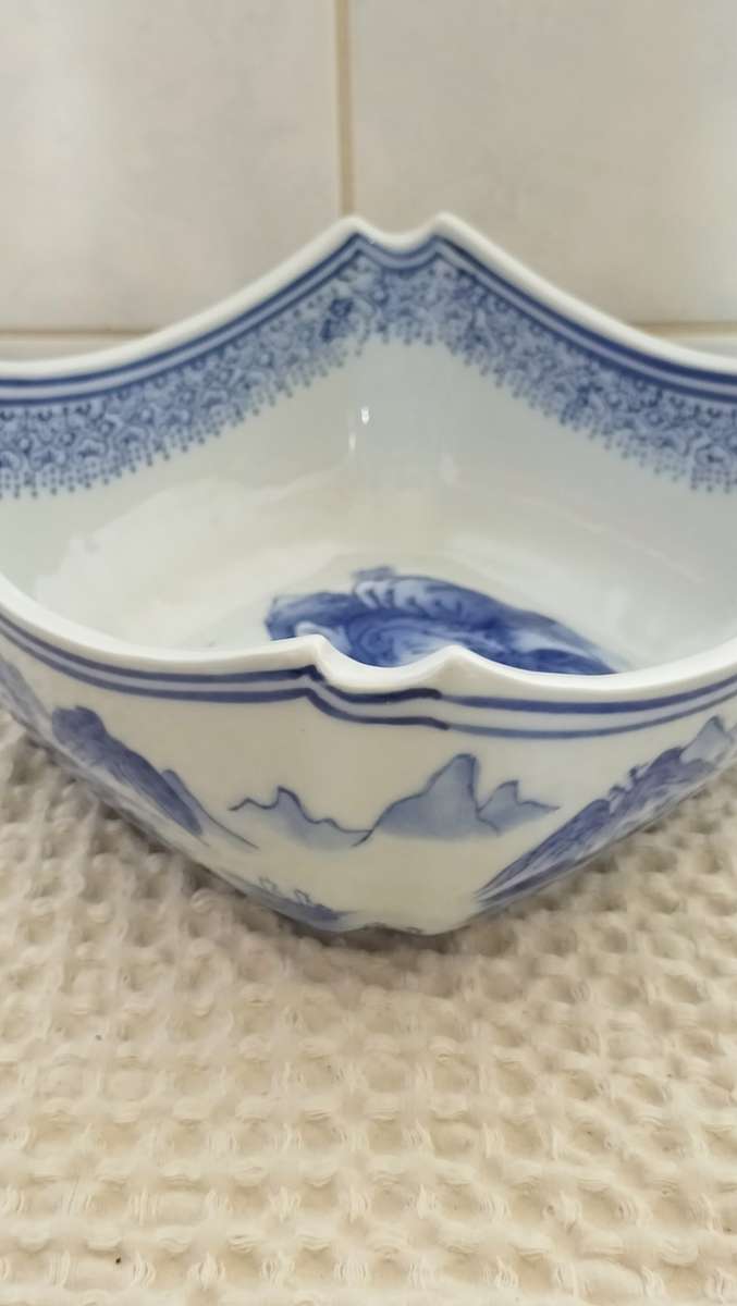 Magnificent Glazed Porcelain Square Container (1 Of 2)