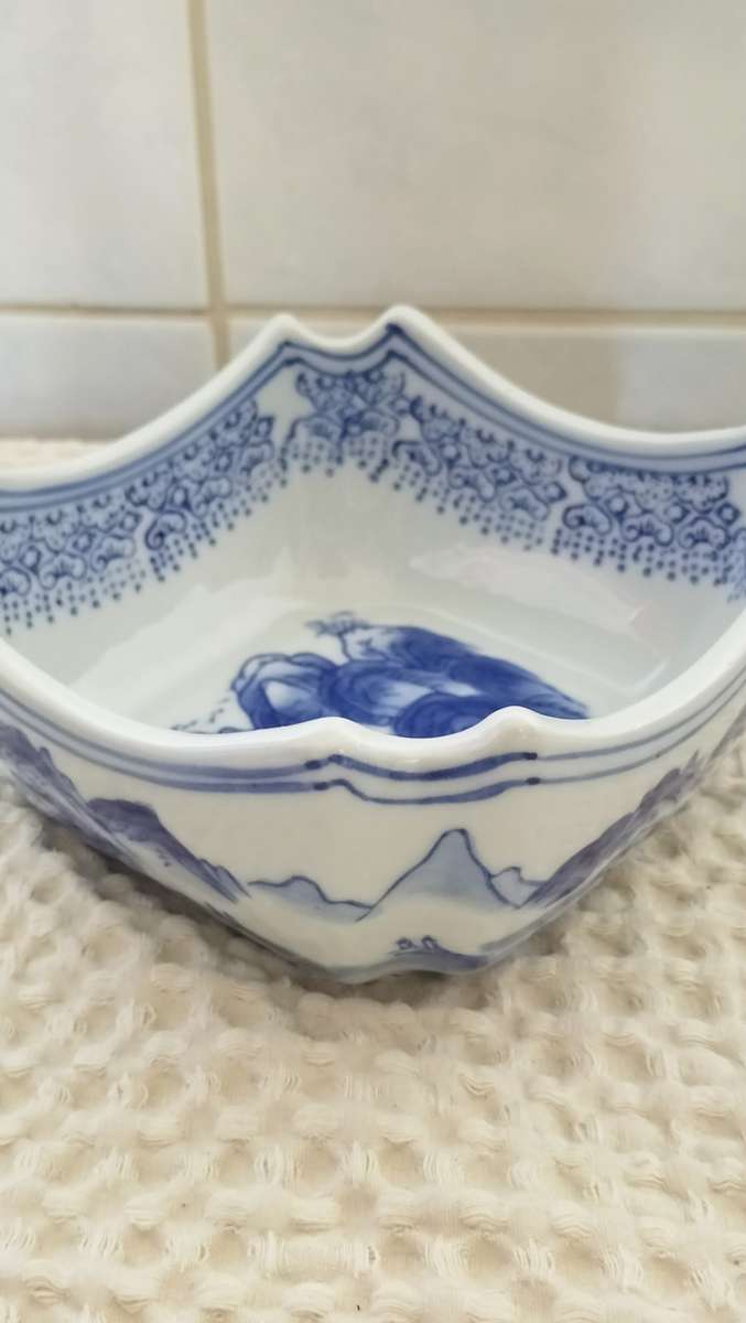Magnificent Glazed Porcelain Square Container (2 Of 2)