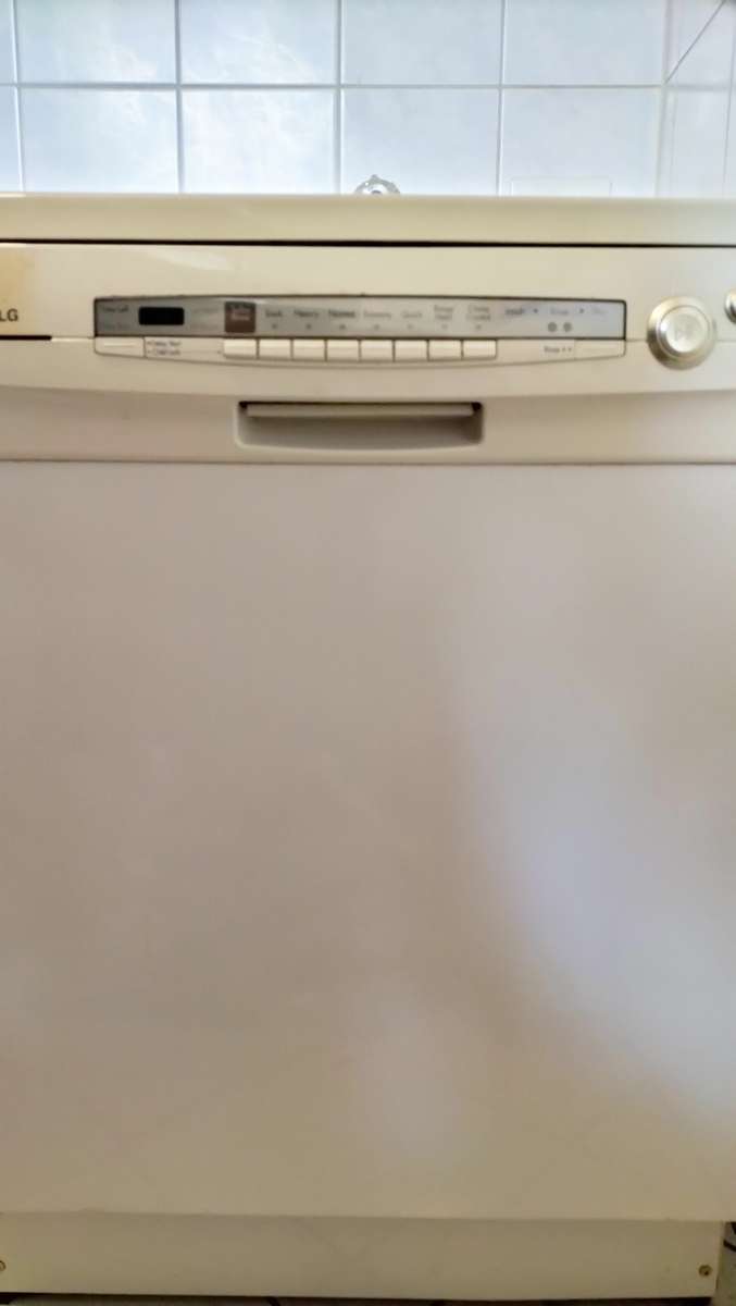 Fully Functioning LG Dishwasher - 20 Plate - Model LD/12AW5  (Collection Only)
