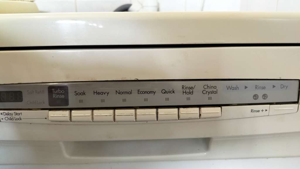 Fully Functioning LG Dishwasher - 20 Plate - Model LD/12AW5  (Collection Only)