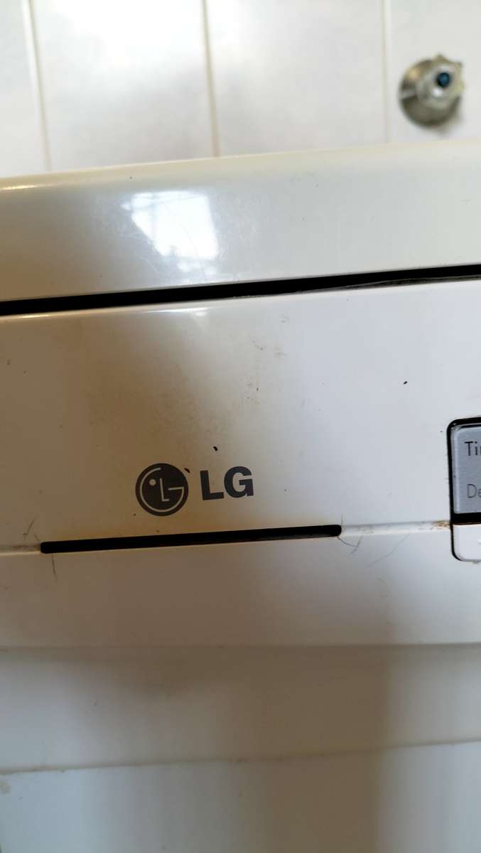 Fully Functioning LG Dishwasher - 20 Plate - Model LD/12AW5  (Collection Only)