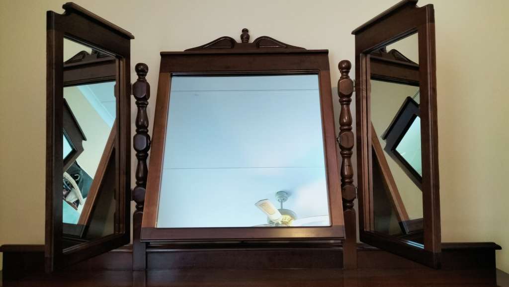 Absolutely Stunning Vintage Imbuia  3 Mirror Large Dresser With Stool - Collection Only