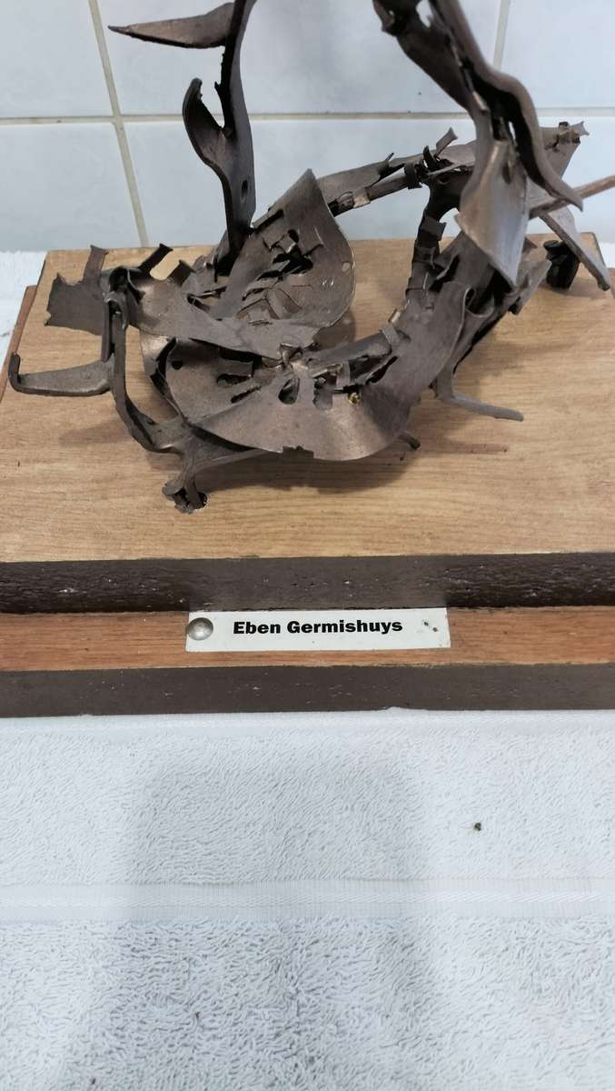 Sculpture By Renowned Eben Germishuys (Sculptor Of Rugby Player Statue At Loftus) Read Description