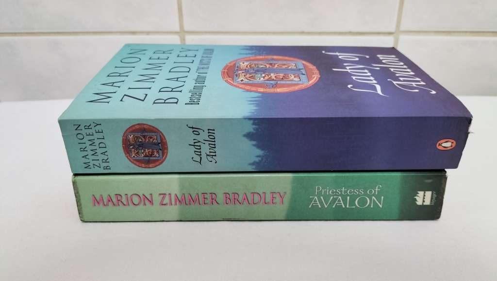 Marion Zimmer Bradley - Lady Of Avalon/ Priestess Of Avalon - Paperback Duo
