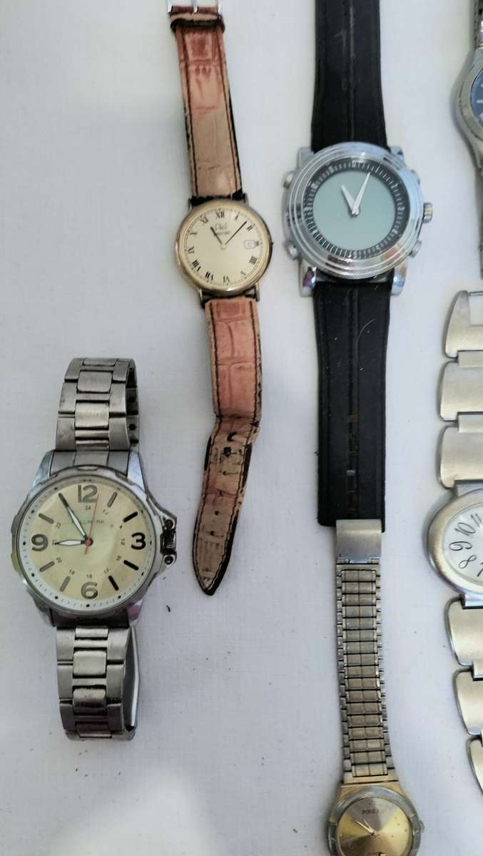 A Collection of 23 Men`s Watches. READ DESCRIPTION