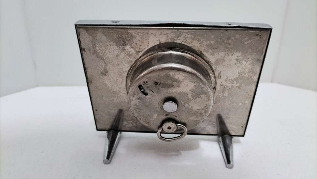 A Vintage Wind up Desk Clock (not working)