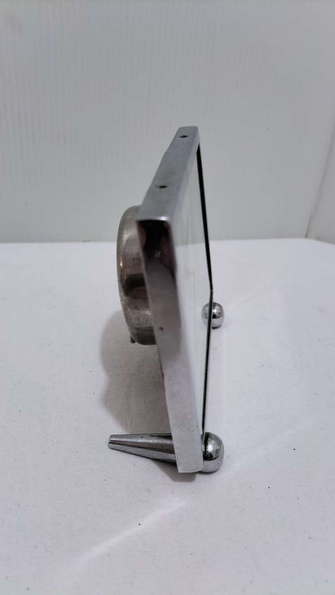 A Vintage Wind up Desk Clock (not working)