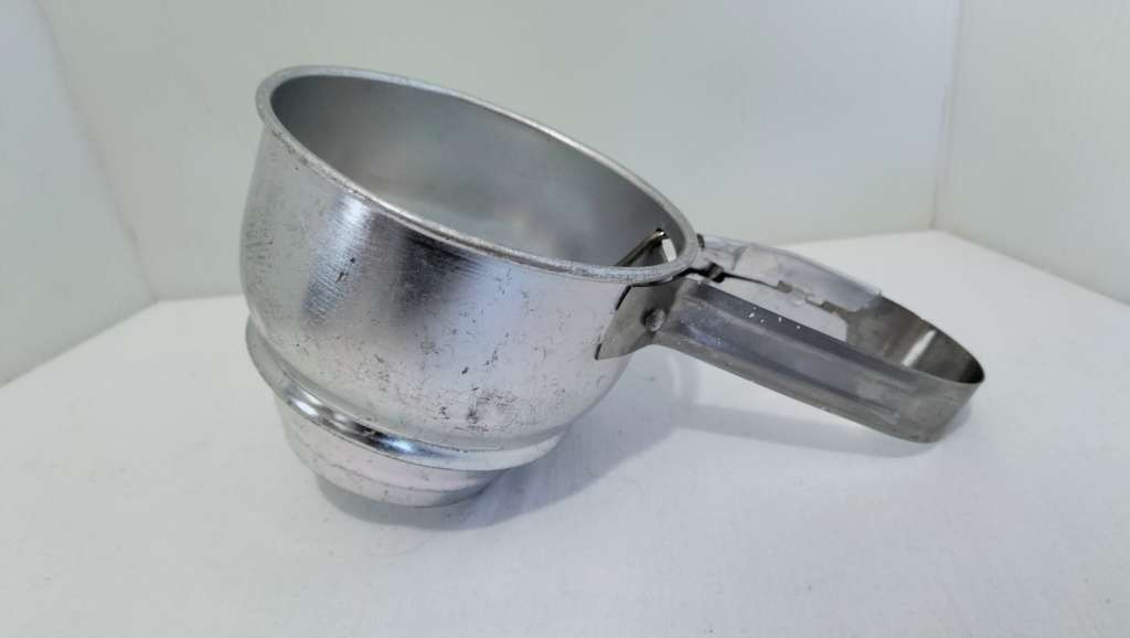 A Vintage Aluminum Flour Sifter. Works