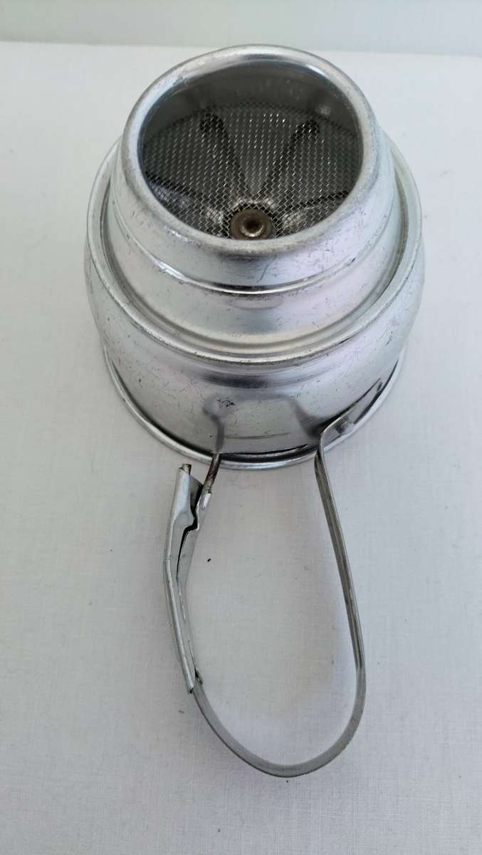 A Vintage Aluminum Flour Sifter. Works