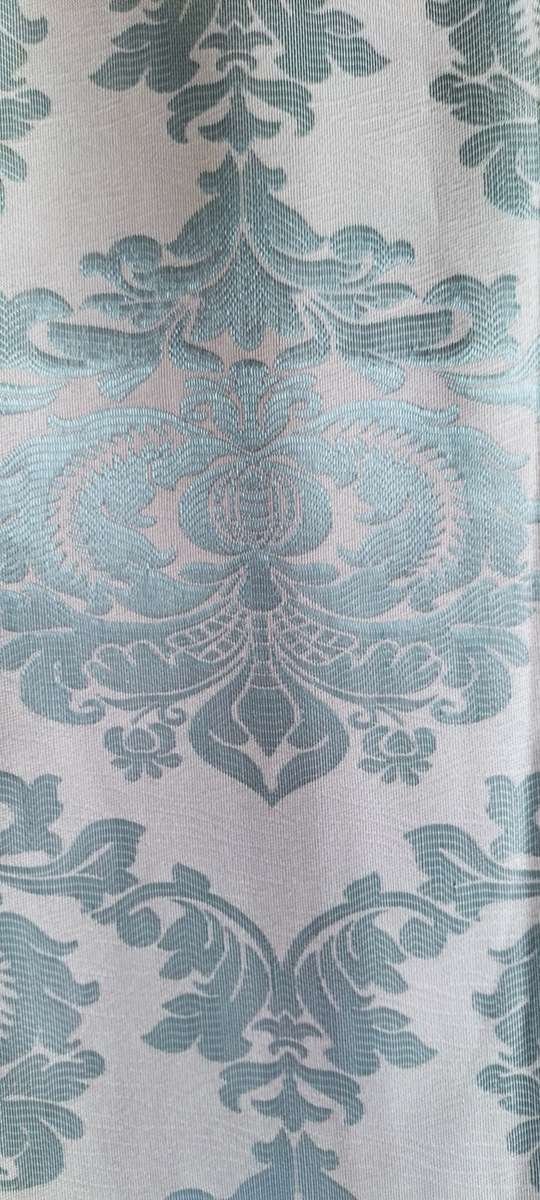 Set of 2 Stunning Quality Curtains