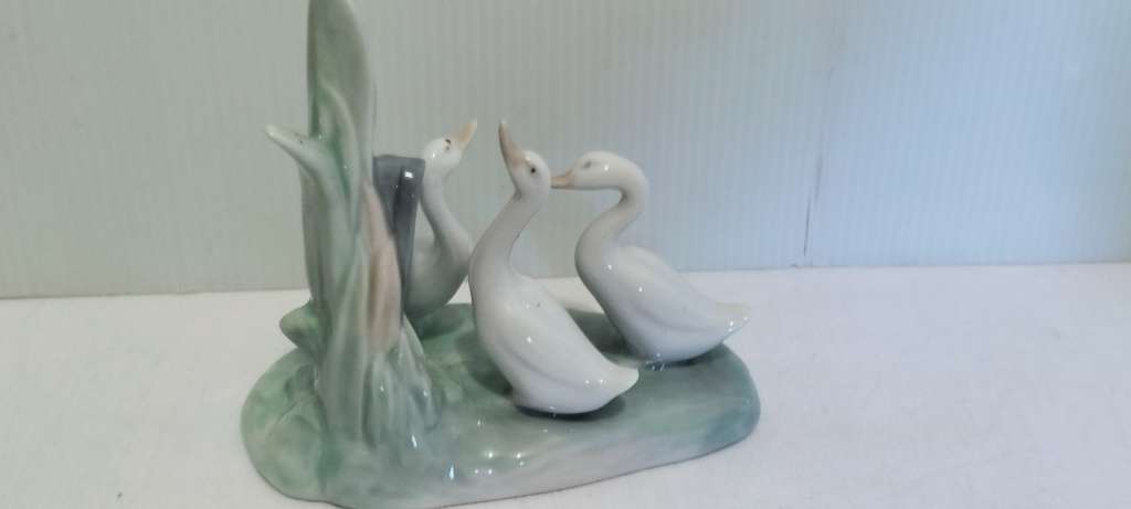 Nao by Lladro Spanish Porcelain Group of Ducks (nr5)