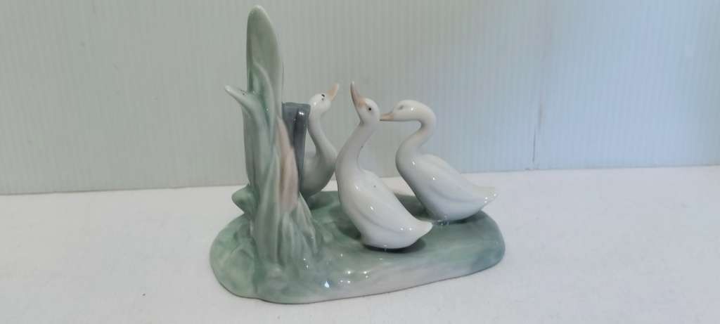 Nao by Lladro Spanish Porcelain Group of Ducks (nr5)