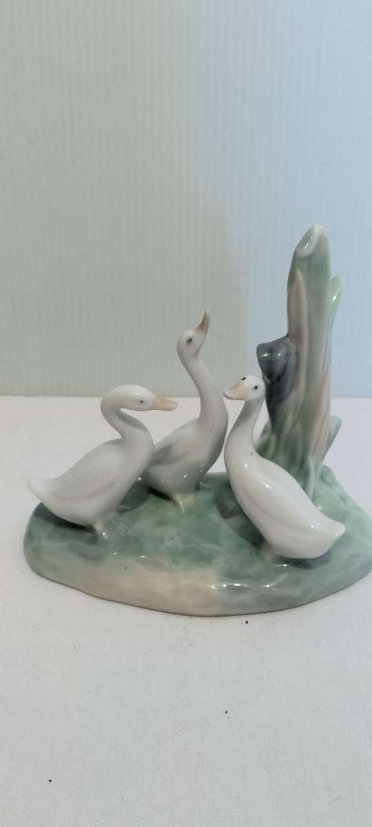 Nao by Lladro Spanish Porcelain Group of Ducks (nr5)