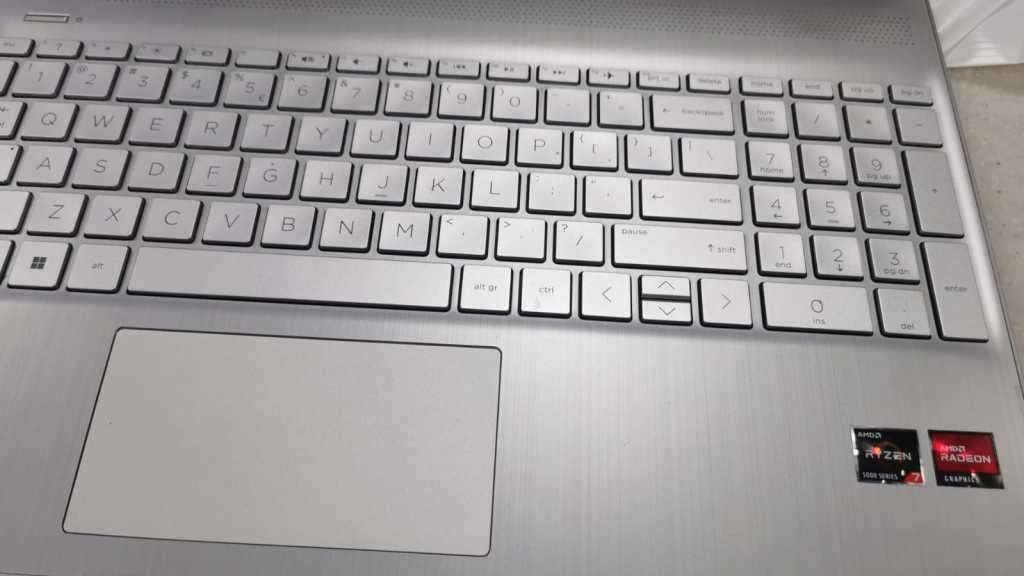 HP Laptop 15s-EQ2015NI Ryzen 7 5700u 8GB RAM 512GB SSD