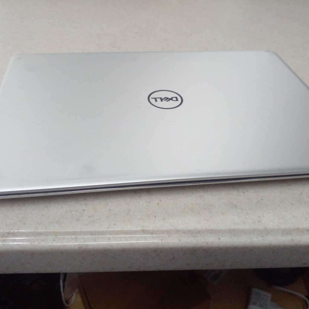 Dell Inspiron 7370 Intel Core i7-8550U 13.3inch  8GB RAM 256GB SSD