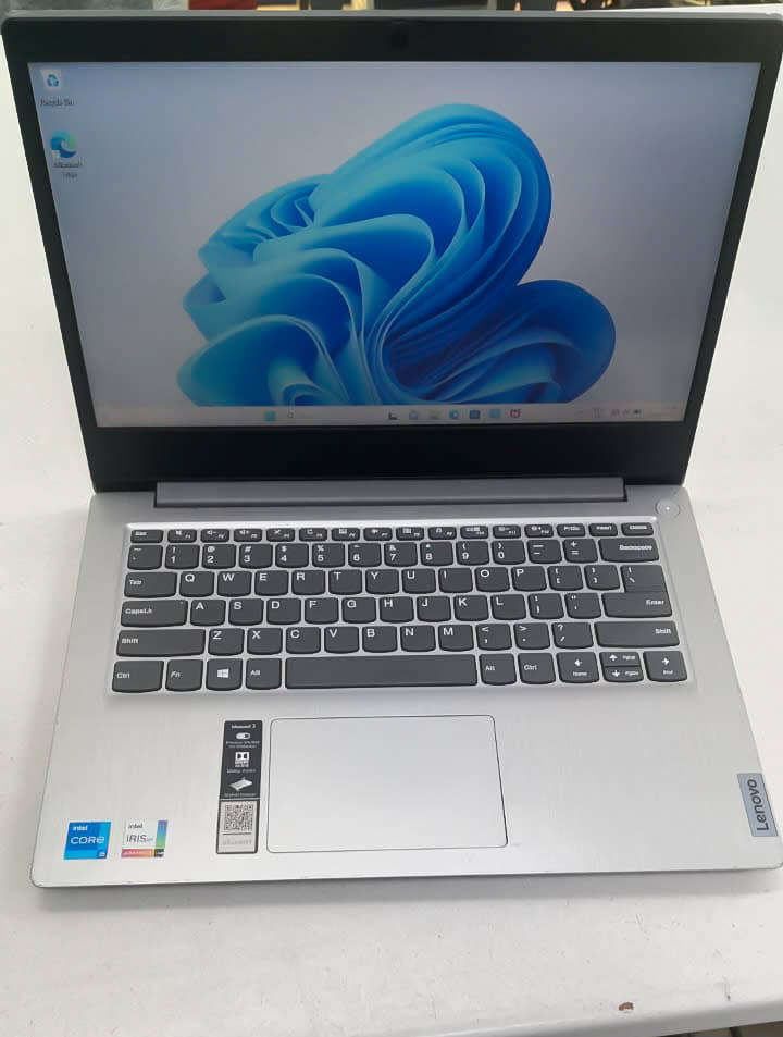 *11th Gen* Lenovo IdeaPad 3 14ITL05 i5-1135G7  12GB RAM 256GB SSD