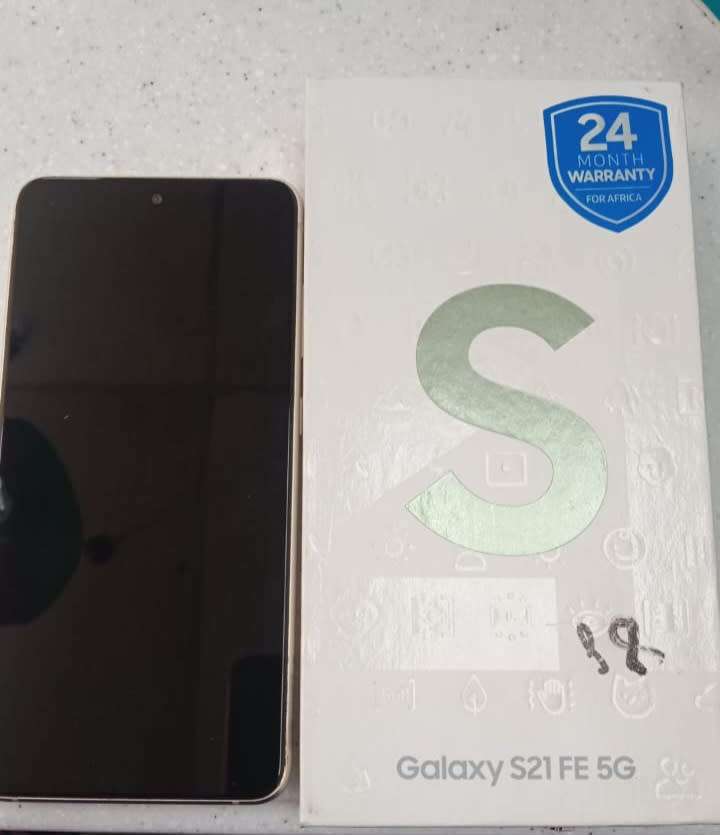 [Late Entry] Samsung Galaxy S21 FE 128GB - Olive *Mint condition*
