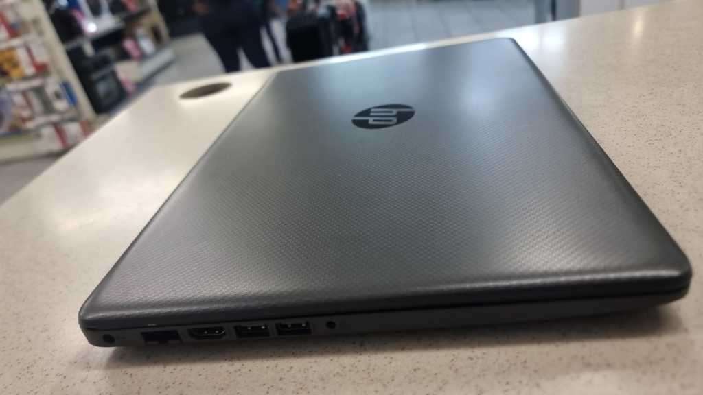 HP 250 G8 Laptop - i5-1035G1 8GB RAM 1TB HDD