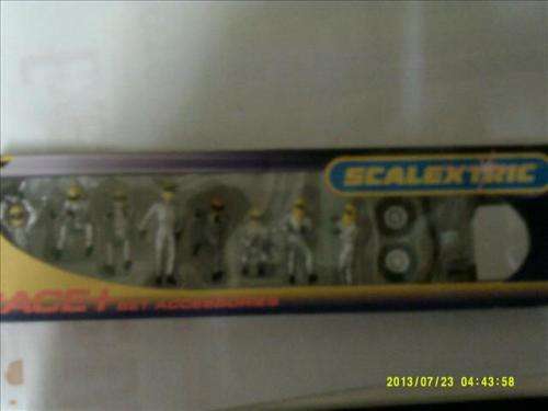 132 SCALE SLOT CAR PIT CREW 8 MEN