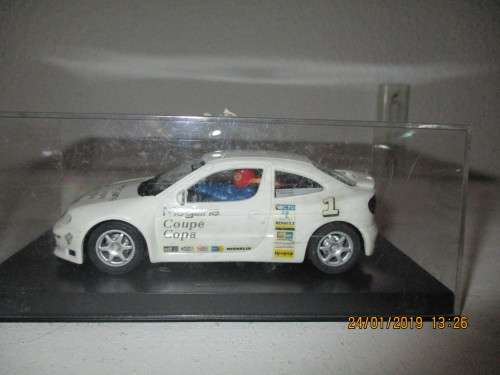 1/32 SCALE NINCO SLOT CAR RENAULT MEGANE COPA