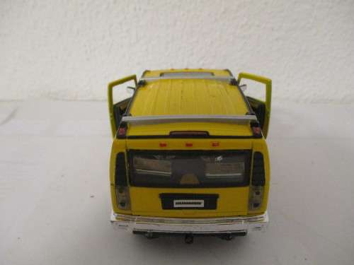 1/32 SCALE BURAGO DIE CAST HUMMER