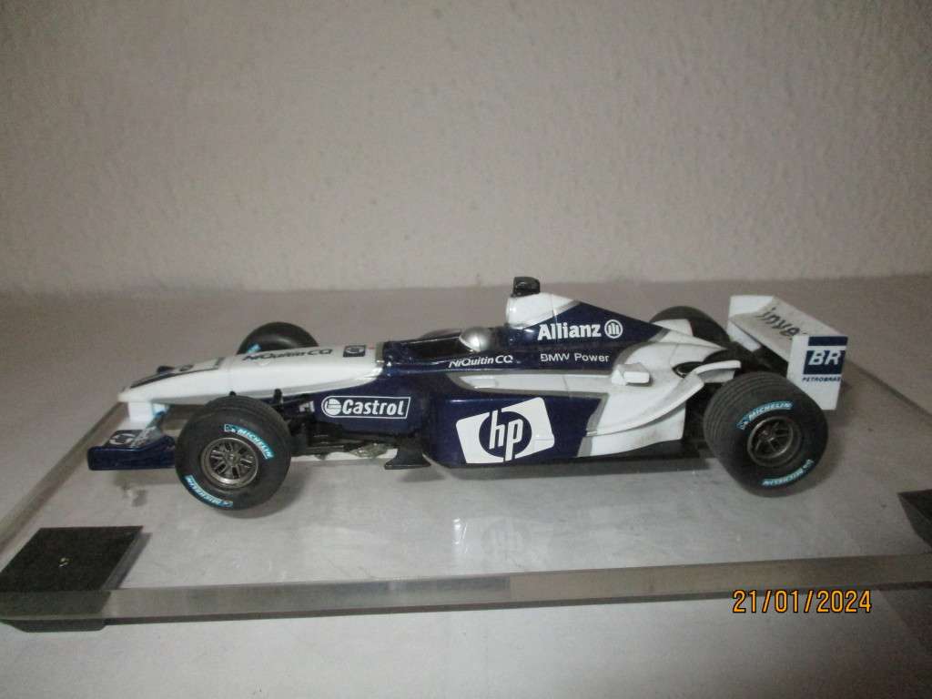 1/32 SCALE CARRERA SLOT CAR F1 BMW