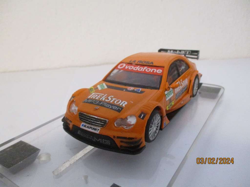 1/32 SCALE SCX SLOT CAR MERCEDES AMG