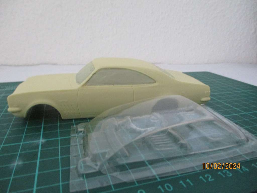1/32 SCALE RESIN SLOT CAR BODY HOLDEN MONARO