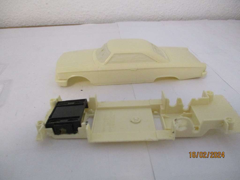 1/32 SCALE RESIN SLOT CAR BODY AND CHASSIS 63 FORD GALAXIE