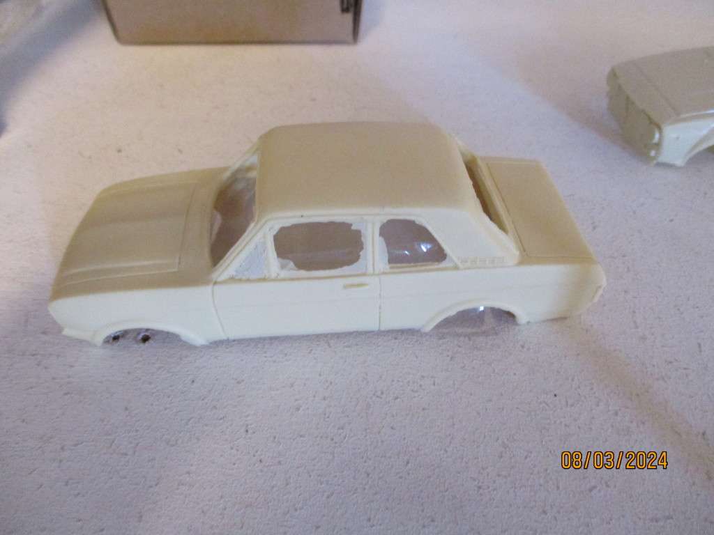 1/32 SCALE RESIN SLOT CAR BODY CORTINA MK2