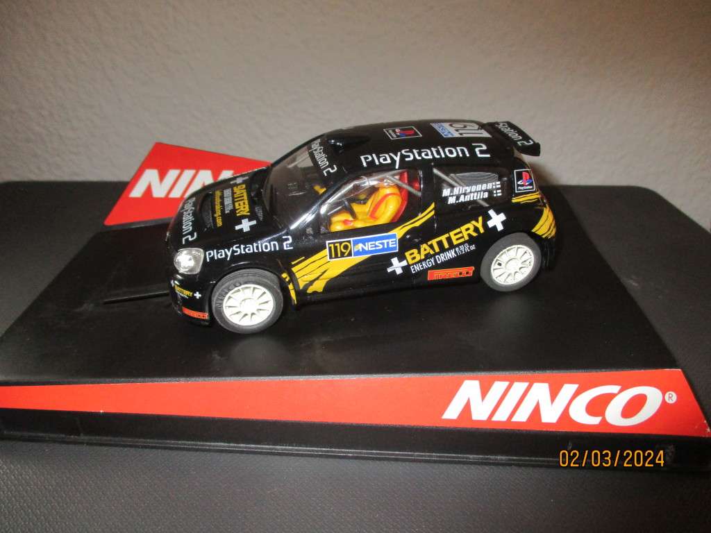 1/32 SCALE NINCO SLOT CAR RENO CLIO (PLAYSTATION 2)