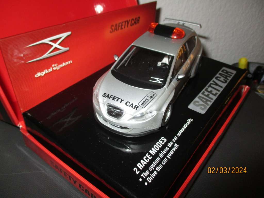 1/32 SCALE SCX SLOT CAR SEAT PACE CAR (DIGITAL,NOT TESTED)