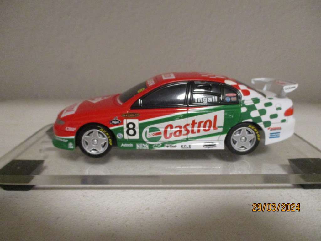 1/32 SCALE HORNBY SLOT CAR HOLDEN COMMODORE