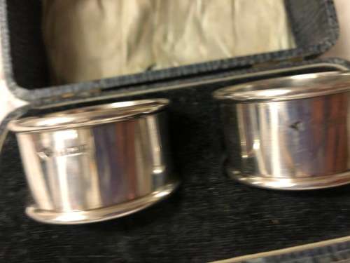 2 X SOLID SILVER NAPKIN/SERVIETTE RINGS HALLMARKED  BIRMINGHAM c1925 IN ORIGINAL BOX