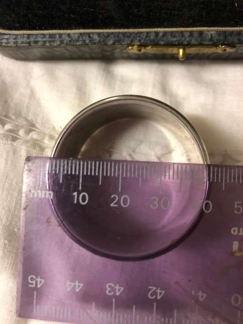 2 X SOLID SILVER NAPKIN/SERVIETTE RINGS HALLMARKED  BIRMINGHAM c1925 IN ORIGINAL BOX