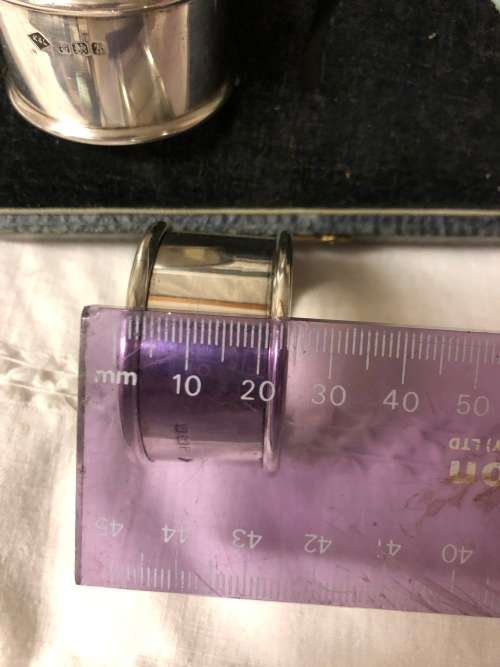 2 X SOLID SILVER NAPKIN/SERVIETTE RINGS HALLMARKED  BIRMINGHAM c1925 IN ORIGINAL BOX