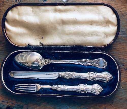 SILVER  HALLMARKED BIRMINGHAM c 1846 CHILDREN'S CHRISTENING / CUTLERY SET