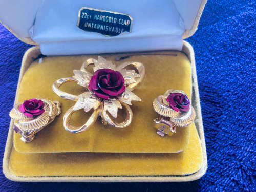 STUNNING  VINTAGE TIVOLI 4PIECE JEWELLRY SET 22CT HARD CORE GOLD UNTARNISHABLE