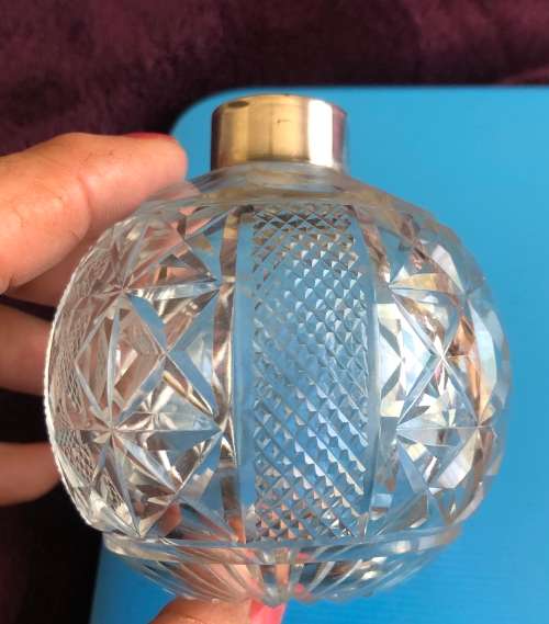 ANTIQUE SILVER TOP CRYSTAL PERFUME BOTTLE WITH ORIGINAL STOPPER c1918 LONDON