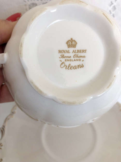 ROYAL ALBERT 'ORLEANS' SOUP BOWL AND UNDERPLATE