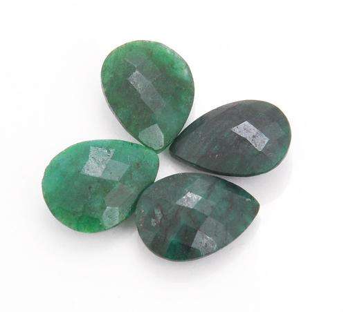 28 Carat Natural  Green Emerald Gemstone Lot