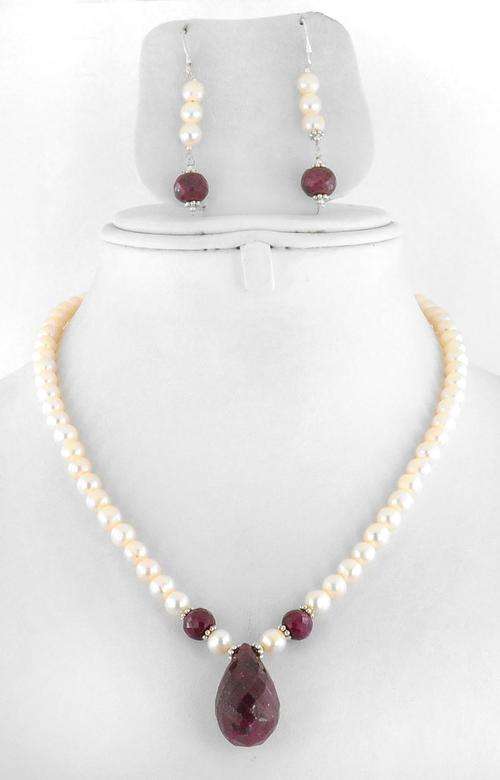 206 Ct Freshwater Pearl and Ruby Gemstone Beaded Necklace With Matching Earrings
