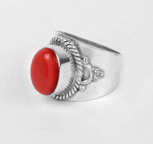 Beautiful Red Quartz Gemstone Ring in Alloy of Silver