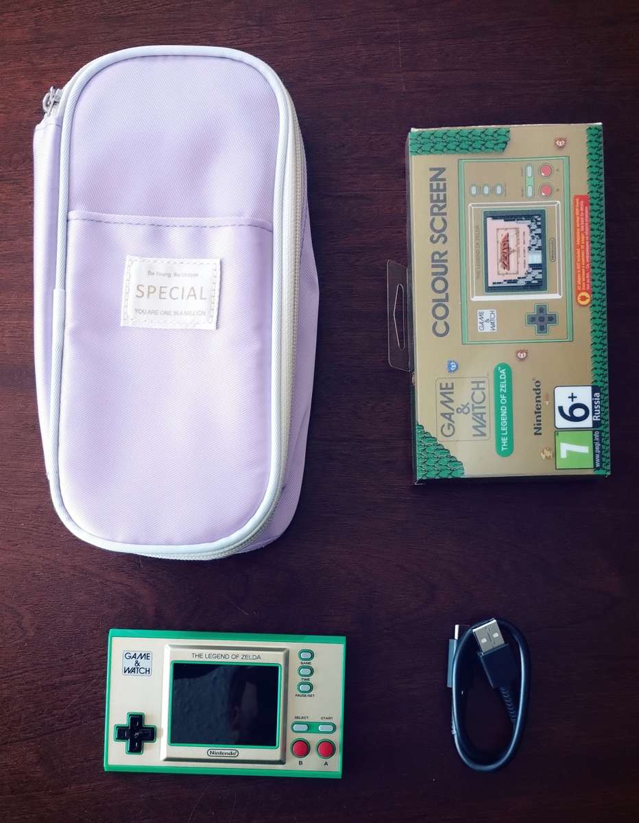 Nintendo Game & Watch: The Legend of Zelda + Bag