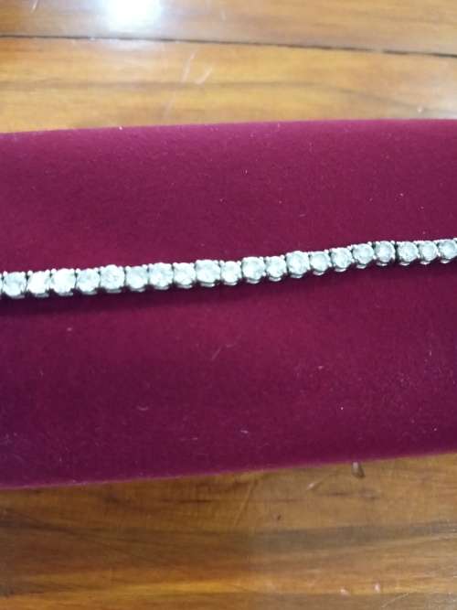 DIAMOND TENNIS BRACELET STUNNING, HEAVY , BRILLIANT
