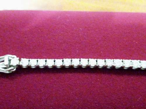 DIAMOND TENNIS BRACELET STUNNING, HEAVY , BRILLIANT