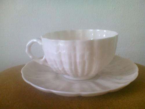 HALLMARKED BELEEK  IRISH CERAMICS